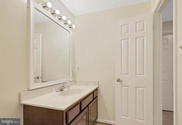 8084 WHITLERS CT, Springfield, VA 22152