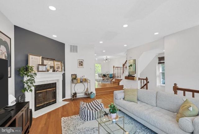 8084 WHITLERS CT, Springfield, VA 22152