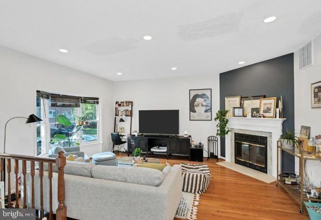 8084 WHITLERS CT, Springfield, VA 22152