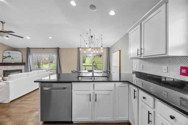 1670 Cedar Springs, North Liberty, IA 52317