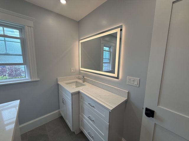 67 Walnut St 1, Watertown, MA 02472