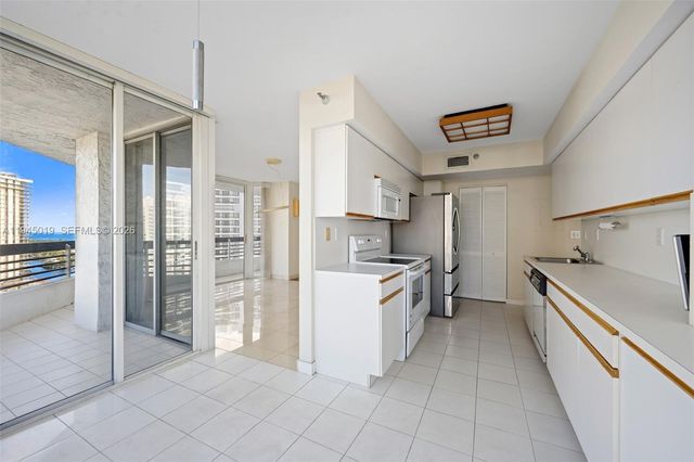 19101 NE 36th Court 2006, Aventura, FL 33180
