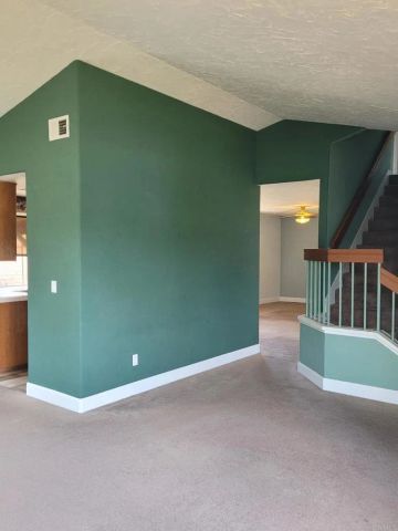 10154 W Glendon Circle, Santee, CA 92071