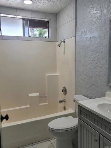 10154 W Glendon Circle, Santee, CA 92071