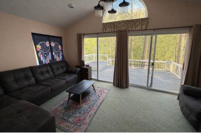 106 Township Road 1348, Chesapeake, OH 45619