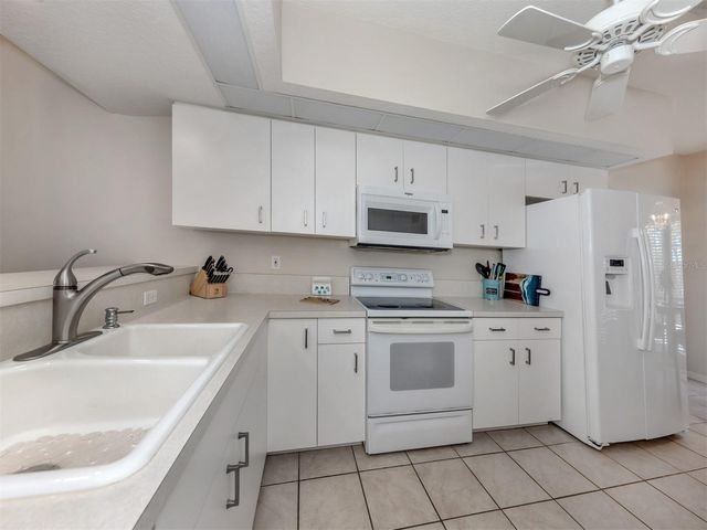 406 LAUREL LAKE DRIVE 204, Venice, FL 34292
