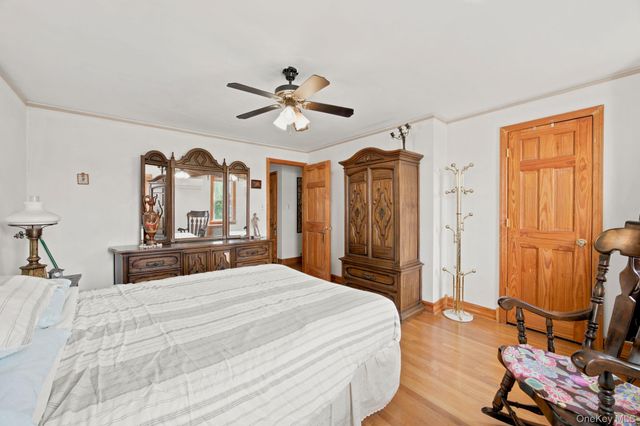 2005 26th Street, Astoria, NY 11105