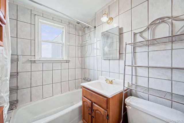 2005 26th Street, Astoria, NY 11105
