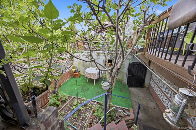 2005 26th Street, Astoria, NY 11105