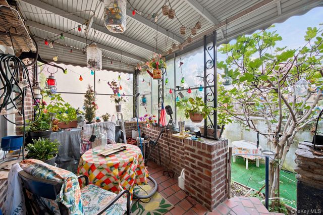 2005 26th Street, Astoria, NY 11105
