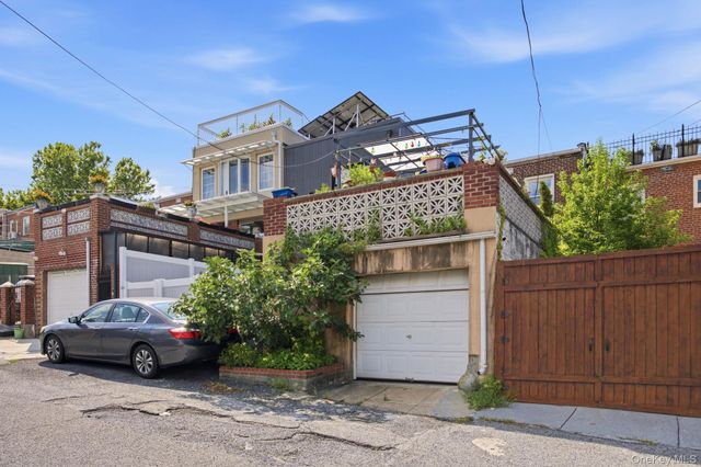 2005 26th Street, Astoria, NY 11105