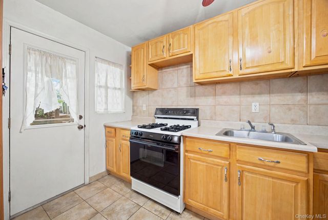 2005 26th Street, Astoria, NY 11105