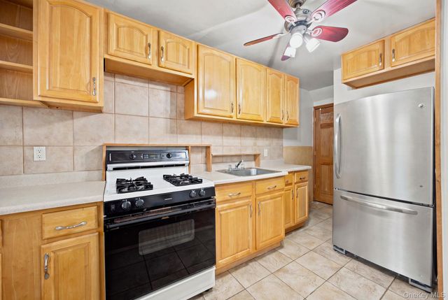 2005 26th Street, Astoria, NY 11105