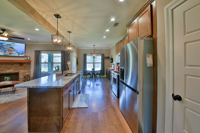 402 S CHINKAPIN DR, Atoka, TN 38004