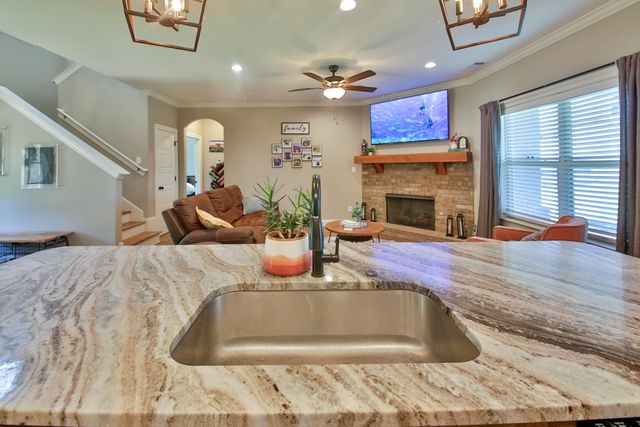 402 S CHINKAPIN DR, Atoka, TN 38004