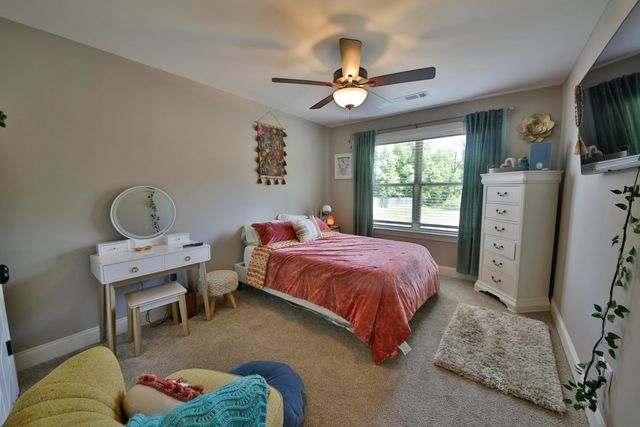 402 S CHINKAPIN DR, Atoka, TN 38004