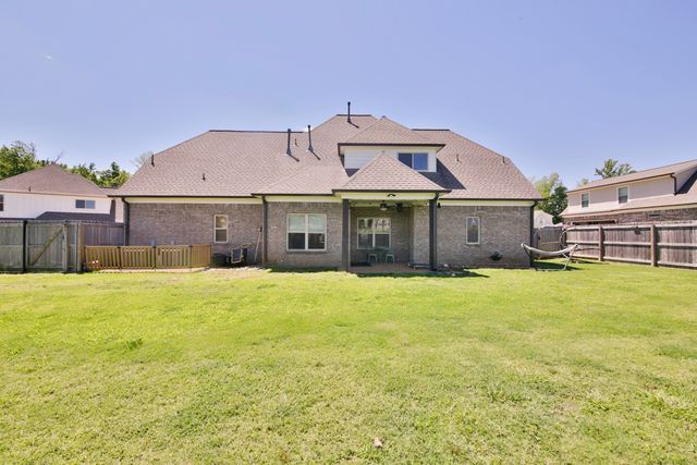402 S CHINKAPIN DR, Atoka, TN 38004