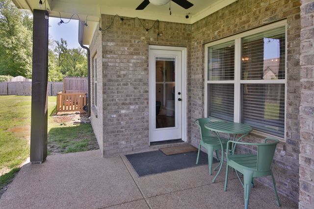 402 S CHINKAPIN DR, Atoka, TN 38004