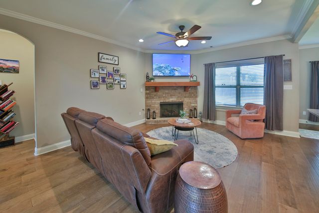 402 S CHINKAPIN DR, Atoka, TN 38004