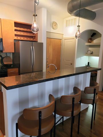 1901 Post Oak Boulevard 2302, Houston, TX 77056