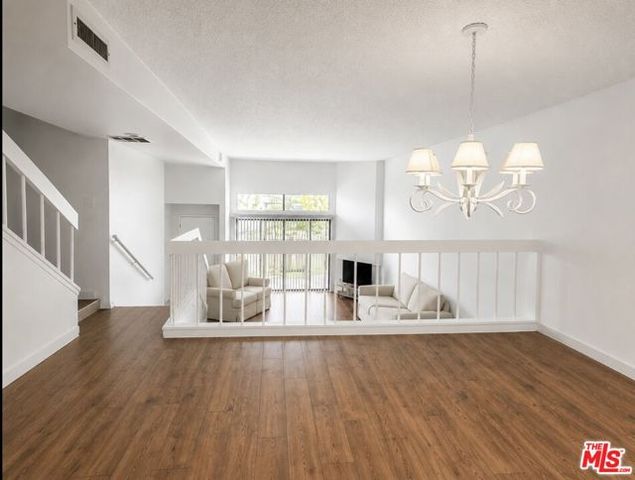 15173 Magnolia Boulevard E, Los Angeles, CA 91403