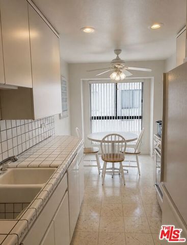 15173 Magnolia Boulevard E, Los Angeles, CA 91403