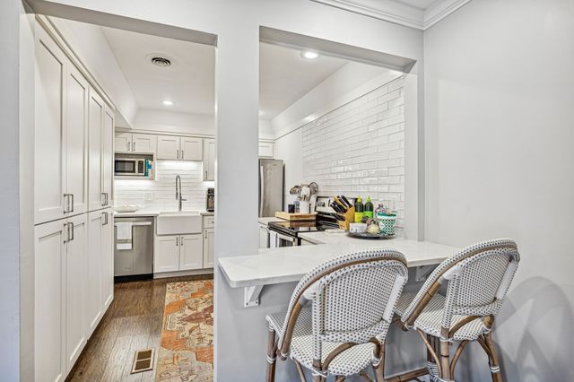 5025 Hillsboro Pike Apt 6G, Nashville, TN 37215