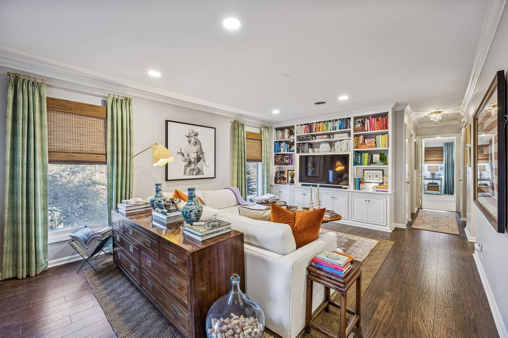 5025 Hillsboro Pike Apt 6G, Nashville, TN 37215