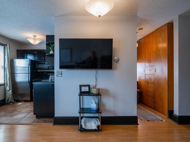 2536 Dupont Avenue S 304, Minneapolis, MN 55405