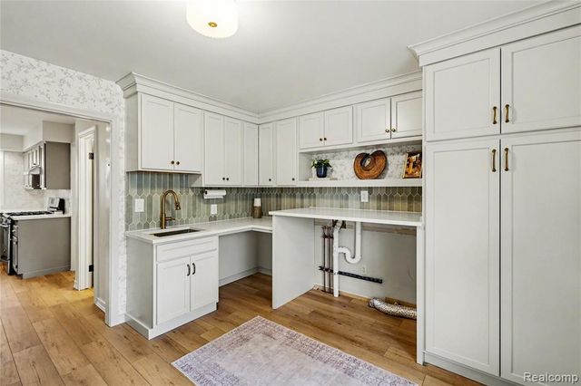 609 Westover Pass, Grand Blanc, MI 48439