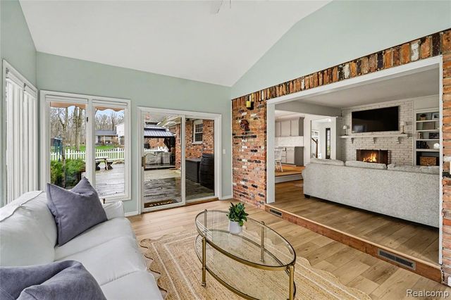 609 Westover Pass, Grand Blanc, MI 48439