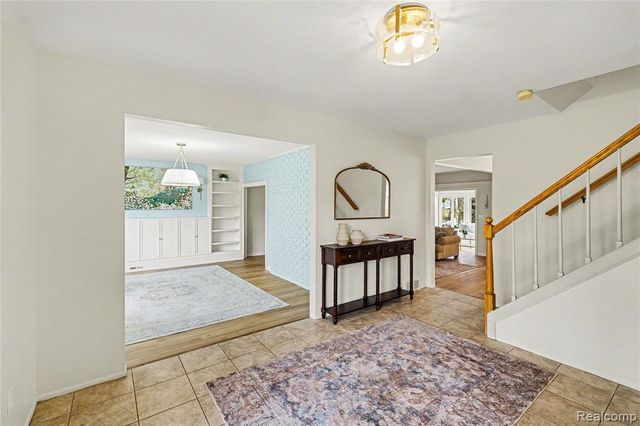 609 Westover Pass, Grand Blanc, MI 48439