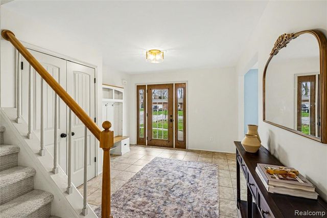 609 Westover Pass, Grand Blanc, MI 48439