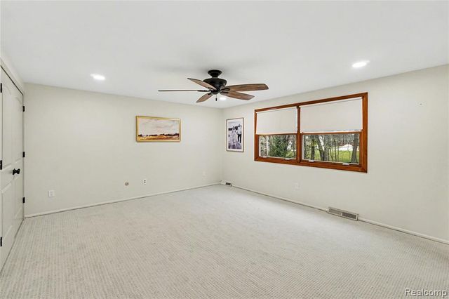 609 Westover Pass, Grand Blanc, MI 48439