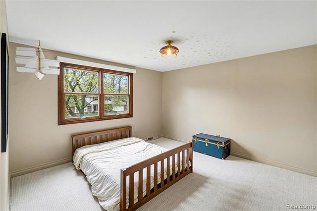 609 Westover Pass, Grand Blanc, MI 48439