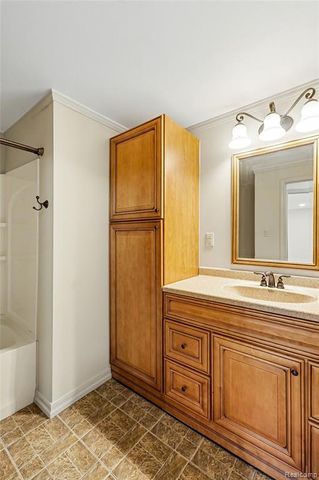 609 Westover Pass, Grand Blanc, MI 48439