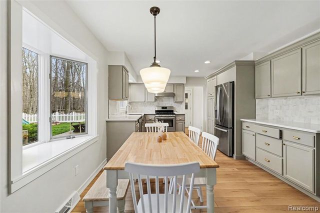 609 Westover Pass, Grand Blanc, MI 48439