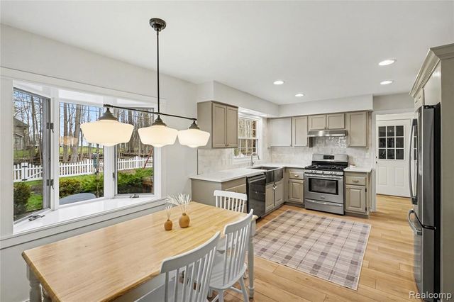 609 Westover Pass, Grand Blanc, MI 48439