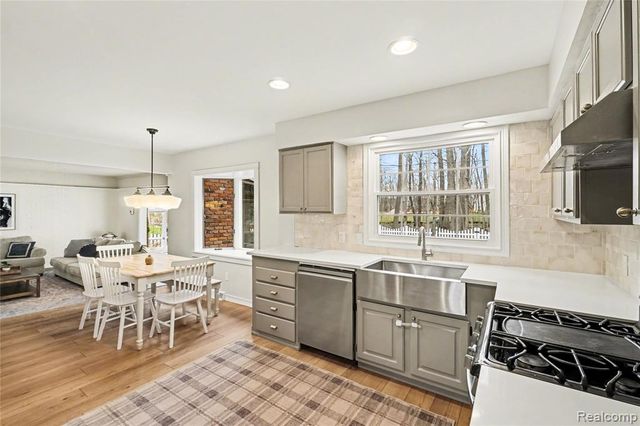609 Westover Pass, Grand Blanc, MI 48439