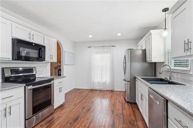 518 NW 65th Terrace, Kansas City, MO 64118