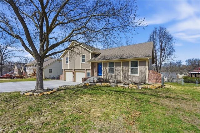 518 NW 65th Terrace, Kansas City, MO 64118