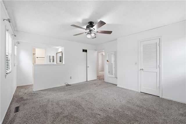 518 NW 65th Terrace, Kansas City, MO 64118