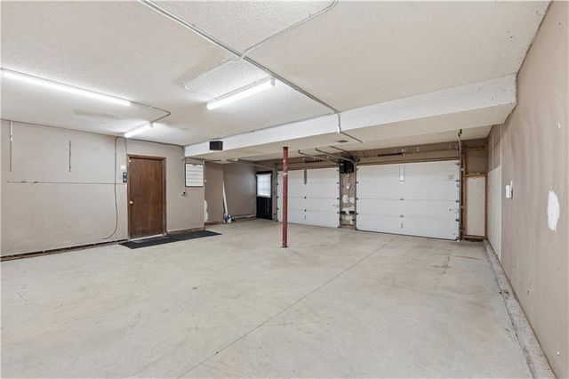 518 NW 65th Terrace, Kansas City, MO 64118