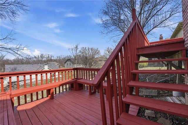518 NW 65th Terrace, Kansas City, MO 64118