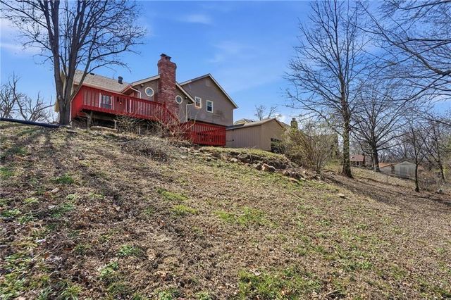 518 NW 65th Terrace, Kansas City, MO 64118