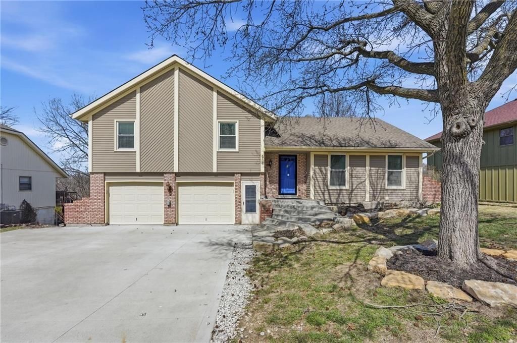 518 NW 65th Terrace, Kansas City, MO 64118