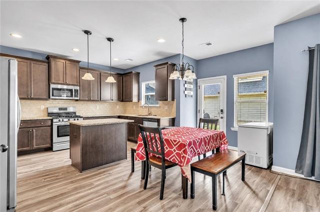 622 Mallard Cove, Loganville, GA 30052