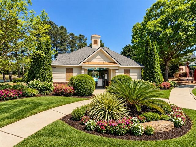 622 Mallard Cove, Loganville, GA 30052