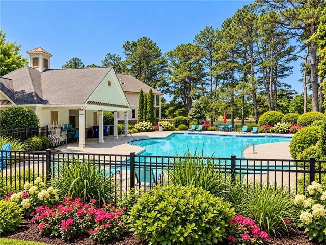 622 Mallard Cove, Loganville, GA 30052