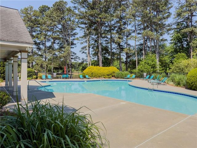 622 Mallard Cove, Loganville, GA 30052